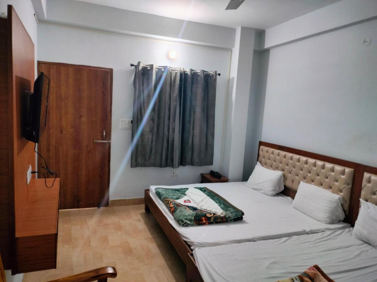 Hotel Studioz Sahastradhara Dehradun Eksteriør bilde
