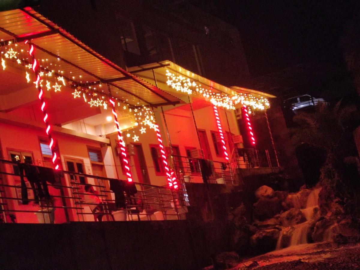 Hotel Studioz Sahastradhara Dehradun Eksteriør bilde